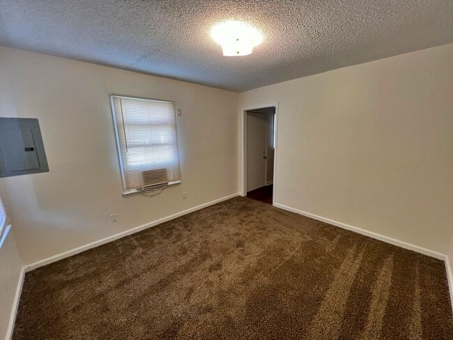Foto del edificio - Recently renovated 1 Bedroom Duplex Ready ...
