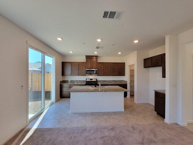 Kitchen - 5592 Trinity Lakes Ln