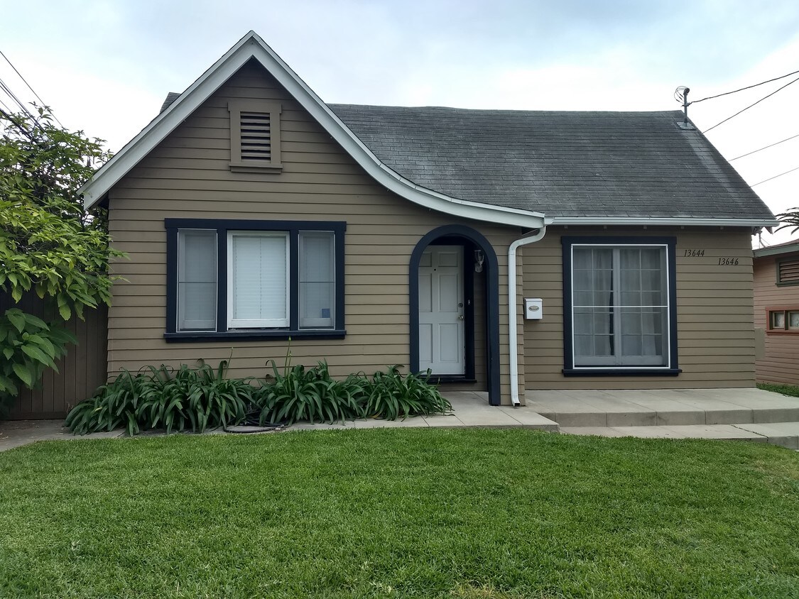 Front of house - 13644 Earlham Dr