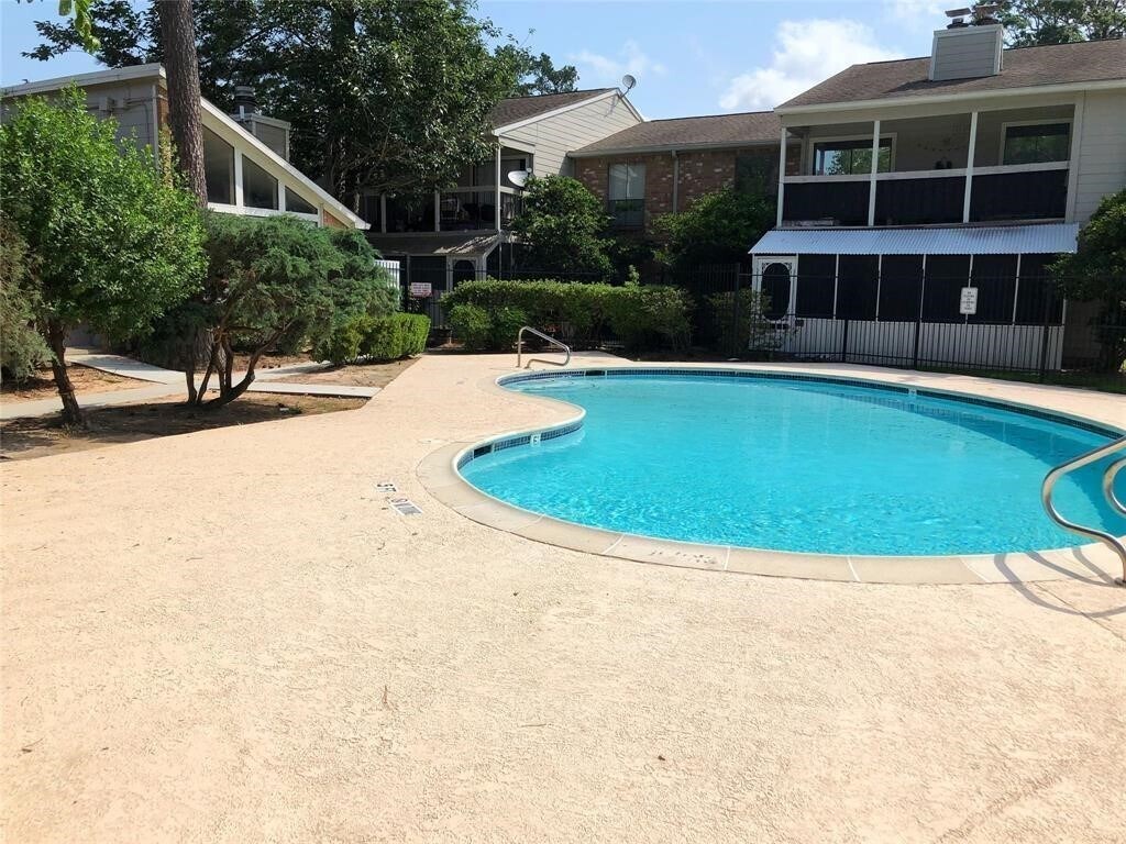Foto del edificio - 17331 Red Oak Dr