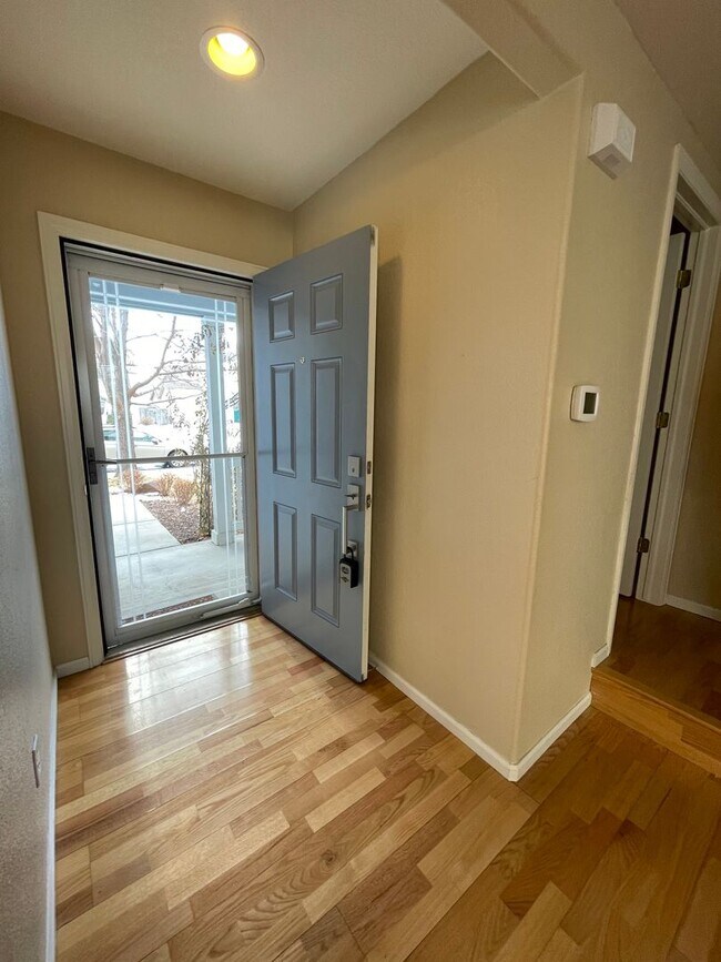 Foto del edificio - Spacious & Bright 3bd/3bath Longmont Home!