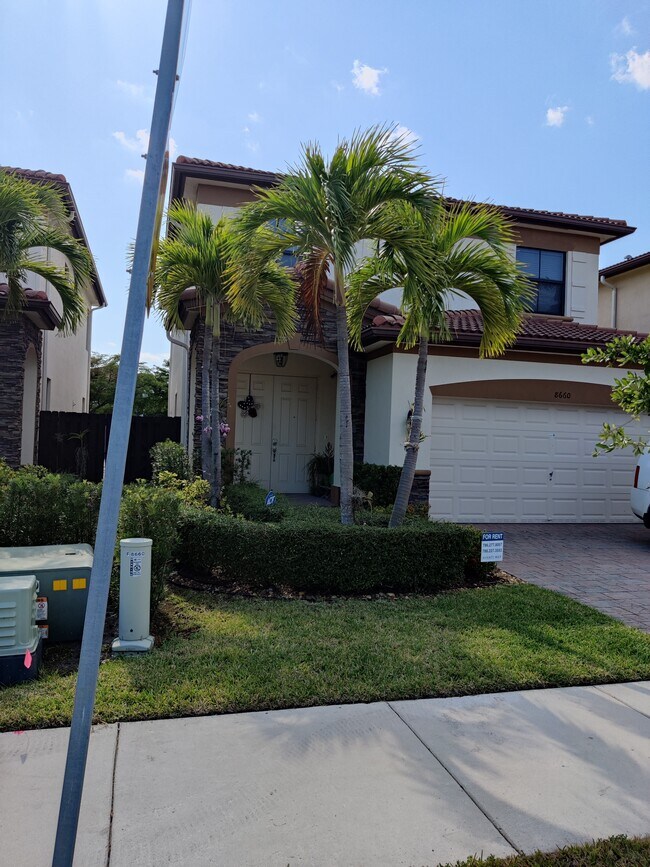 Building Photo - 8660 NW 101st Pl