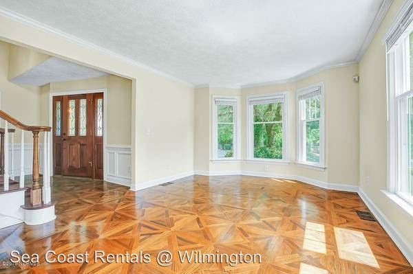 Building Photo - 5 br, 6 bath House - 142 Gazebo Court