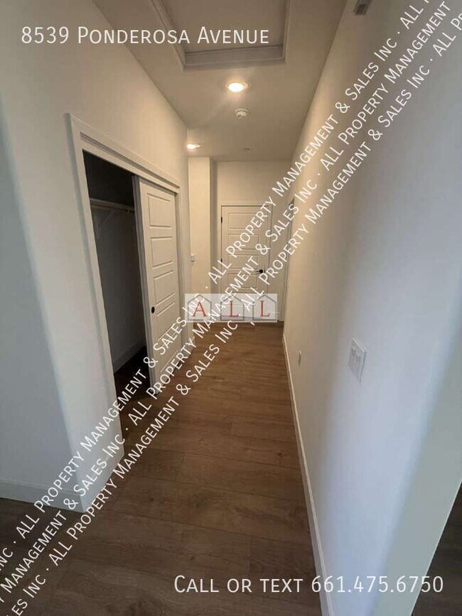 Foto del edificio - 8539 Ponderosa Ave