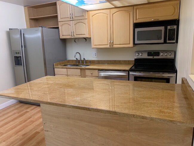 Foto del edificio - 14 Shadowbrook Ln