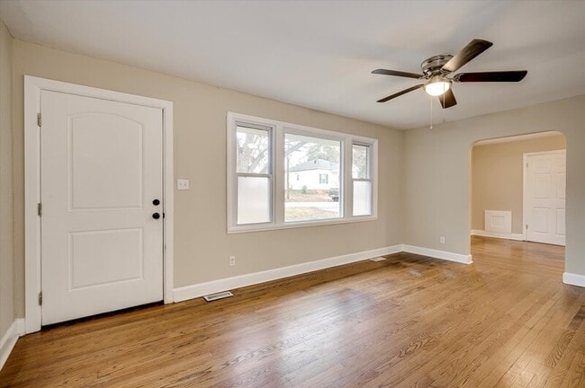 Building Photo - 116 Kirby Dr