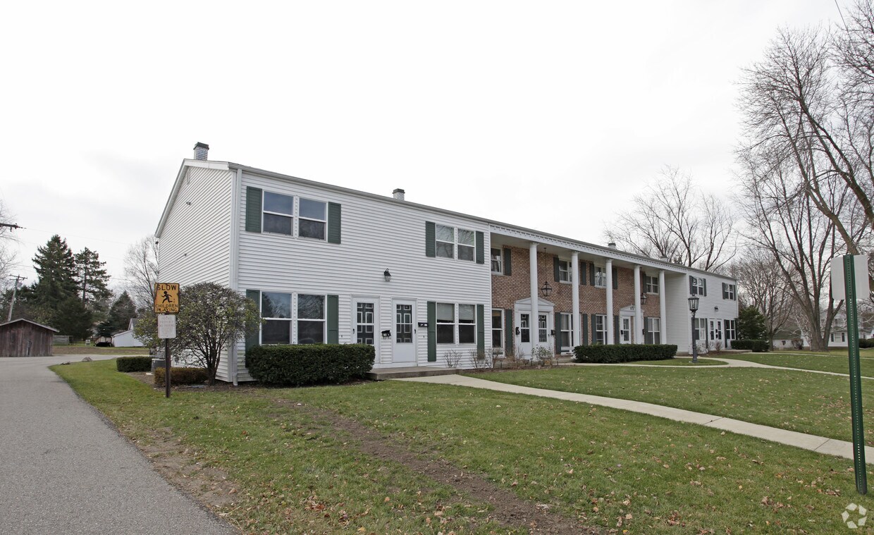 Building Photo - 650-664 E Geneva St
