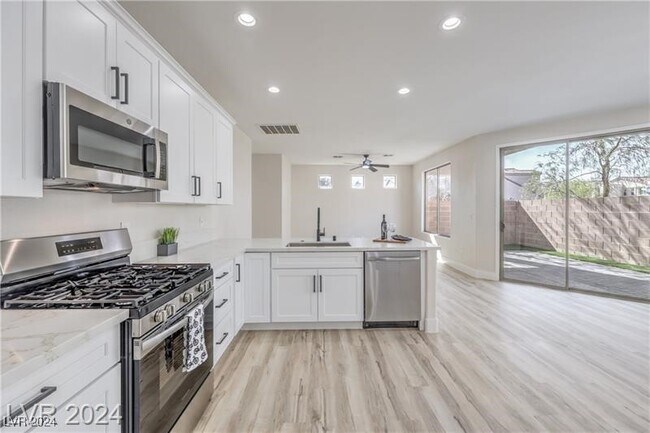 Building Photo - 10004 Bonterra Ave
