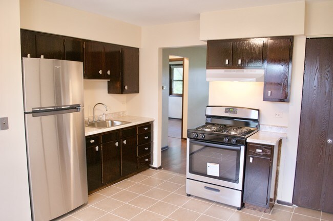 Building Photo - 133 S Whispering Hills Dr