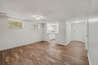 Building Photo - 566 Glenwood Ave