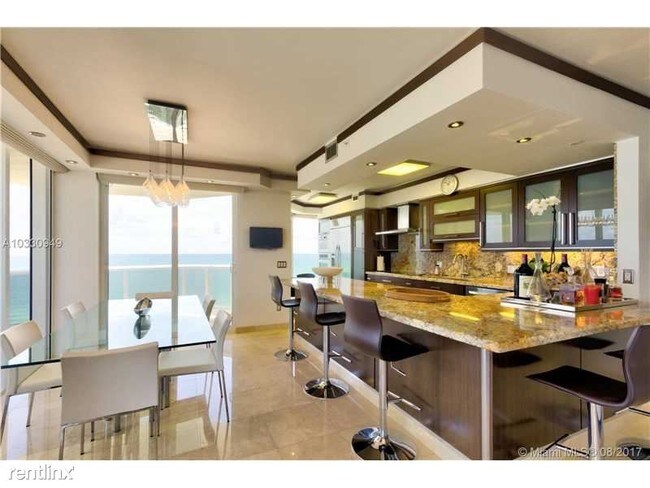 Building Photo - 4775 Collins Ave