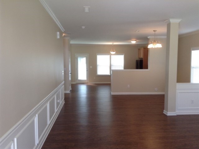 Building Photo - 10027 Seven Oaks Drive