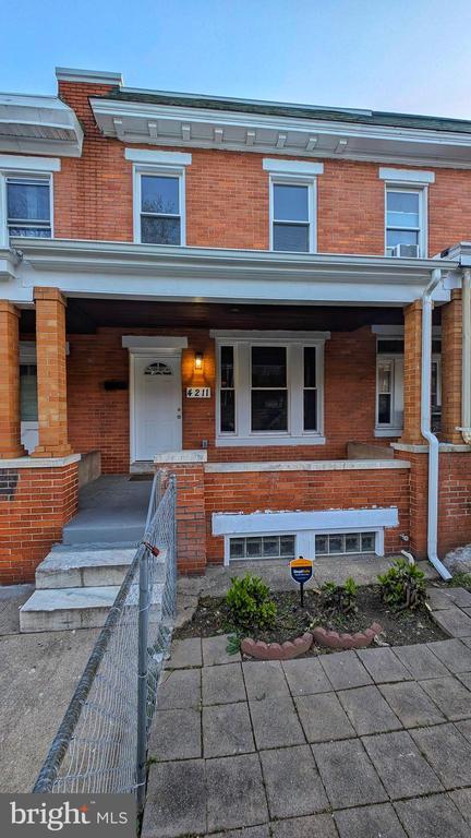 Foto principal - 4211 Sheldon Ave