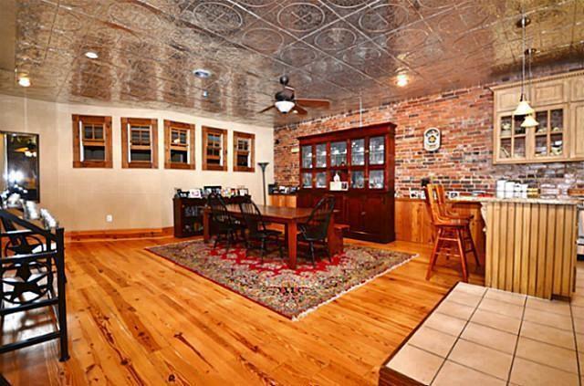 Foto del edificio - 308 S College St