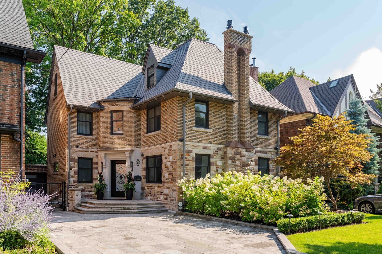 Primary Photo - 23 Douglas Dr