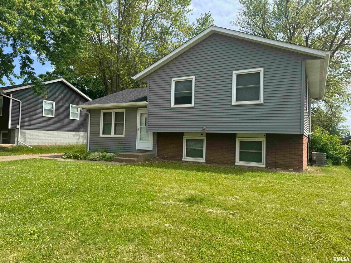 Foto principal - 1841 Valley Dr