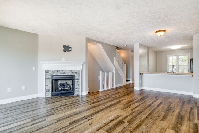 Foto del edificio - 3 bed / 3 bath. Parking. Pet Friendly.