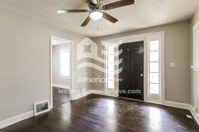 Building Photo - 600 N Crysler Ave