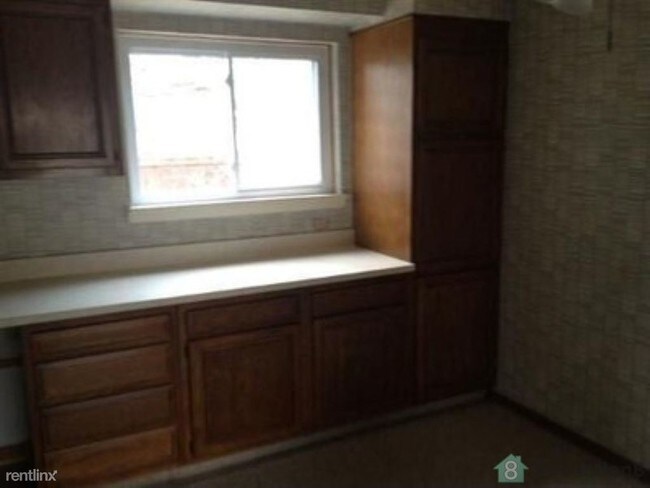 Building Photo - 23240 Shoreview St
