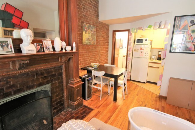 Foto del edificio - 316 W 102nd St