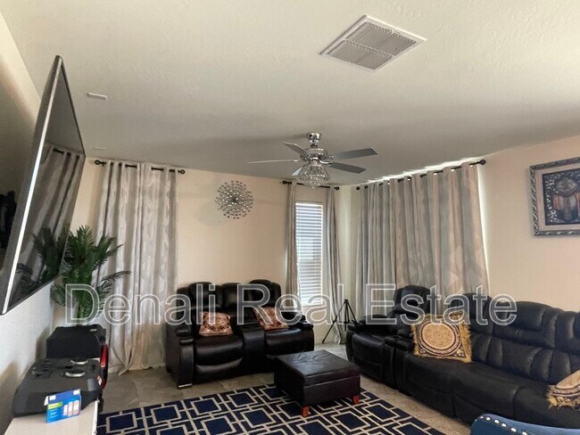 Foto del edificio - 17989 W Encinas Ln
