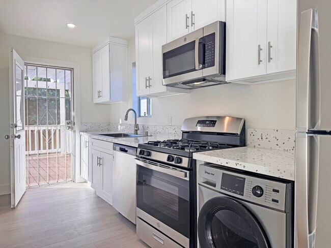 Foto del edificio - Residential Apartment near Downtown Fullerton