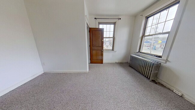 Foto del edificio - 2nd Floor Apartment