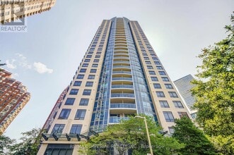 Building Photo - 330-2330 Burnhamthorpe Rd W