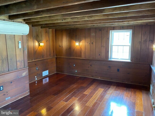 Building Photo - 1241 Taylorsville Rd