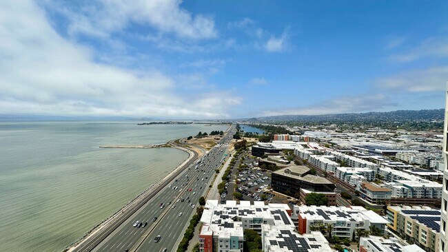 GORGEOUS Views from the 29th Floor in this... - GORGEOUS Views from the 29th Floor in this... Apartment