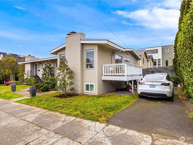 Building Photo - OS-1-3  One Sharpe 4-plex