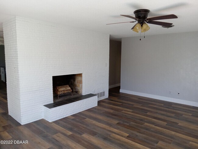 Building Photo - 240 Ellicott Dr
