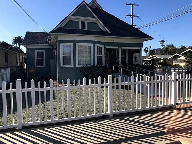 Photo - 265 Lindero Ave House