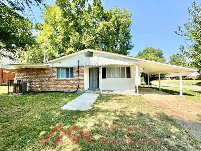 Building Photo - 2452 Debby Dr