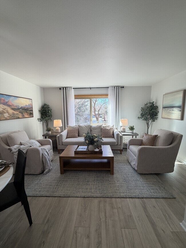 Foto del edificio - 574 Killarney St