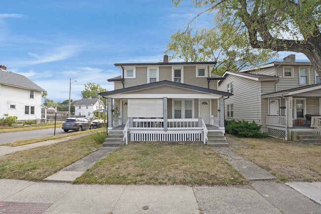 Building Photo - 2858 Indianola Avenue