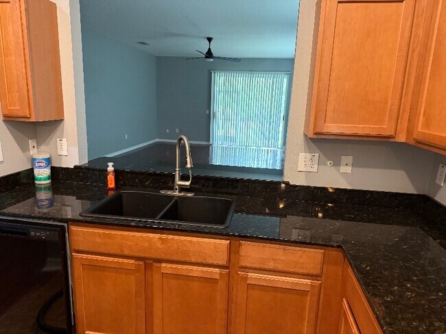 Foto del edificio - 18113 Nassau Point Dr