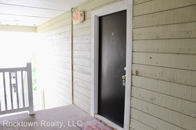 Building Photo - 1348 Hunters Rd