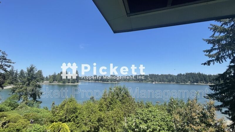 Photo - 924 Shorewood Dr