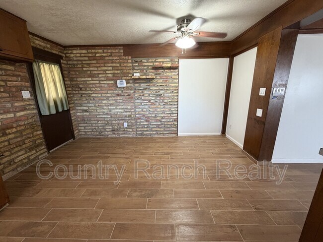 Building Photo - 1044 Paradise Dr