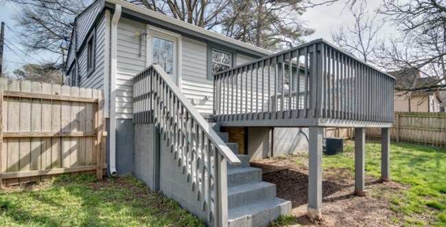 Building Photo - 1405 Fay St