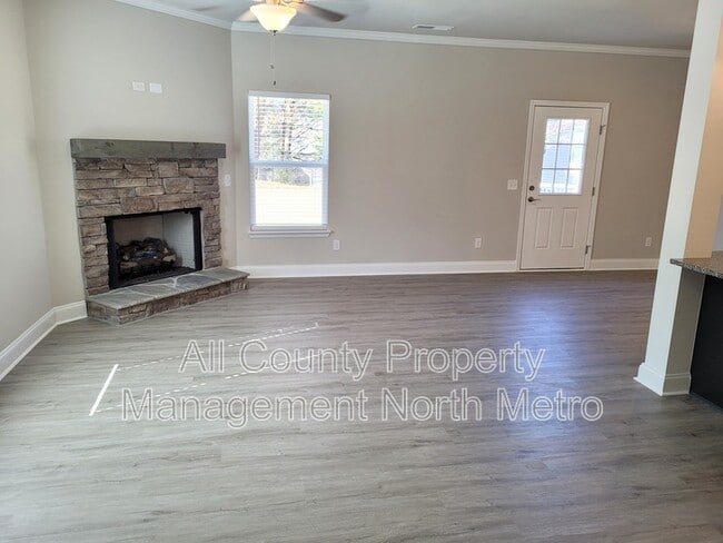 Building Photo - 356 Hidden Creek Ln