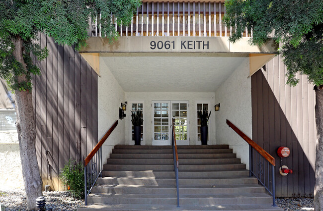 Foto del edificio - 9061 Keith Ave