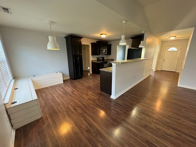 Foto del edificio - 1015 Timber Valley Way