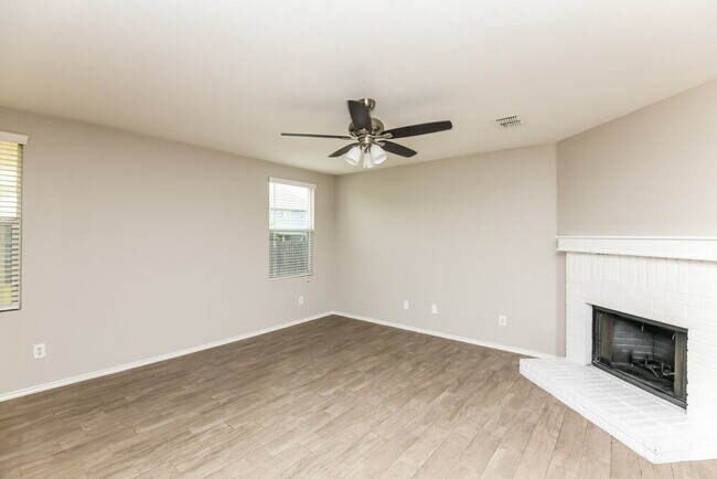 Building Photo - 221 Weber River tr