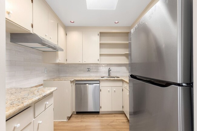 Building Photo - Renovated 2 Bedroom Unit in Magnolia