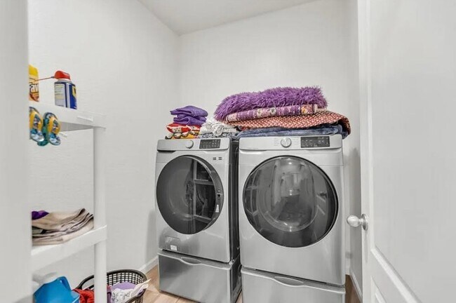Foto del edificio - 2309 Redhaven St