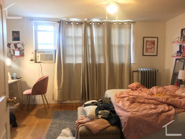 Foto del edificio - Unique BU Apartment. 9/1/26!