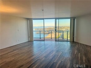 Building Photo - 531 Esplanade