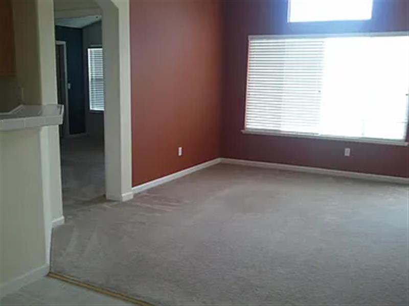 Building Photo - For Rent